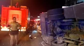 Kuşadası'nda Tur Midibüsü Devrildi: Yaralılar Var