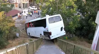 Maltepe'de Servis Otobüsü Kaza Yaptı: 9 Yaralı