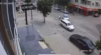 Adana'da Otomobil Kazasında Sürücü Yaralandı