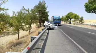 Şanlıurfa'da Tırla Otomobil Çarpıştı: 3 Yaralı