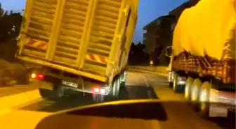 Bursa'da Seyir Halindeki Kamyon Tehlike Saçtı