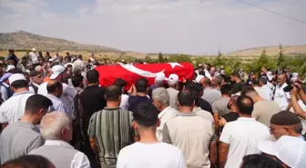 Yangında Hayatını Kaybeden İtfaiye Eri Haydar Öz Son Yolculuğuna Uğurlandı