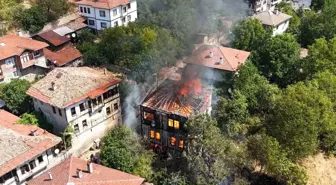 Karabük'te Tarihi Konağın Yangında Yanması