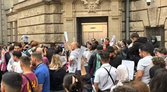 Yasemin Acar Almanya'da Beraat Etti, Polis Müdahalesi Yaşandı