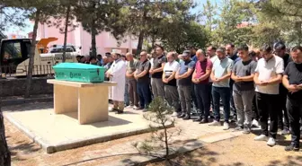 Trafik Kazasında Hayatını Kaybeden 15 Yaşındaki Kız Son Yolculuğuna Uğurlandı