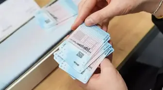 Ehliyet yenileme harcı cep yakacak! Büyük zam öncesi nüfus müdürlüğünde kuyruklar oluştu