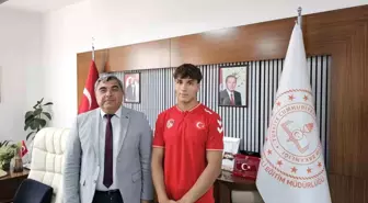 Selahattin Can, Kırkpınar Şampiyonluğunu İl Milli Eğitim Müdürü ile Paylaştı