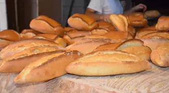 İzmir'de Ekmek Fiyatlarına Zam Yapıldı