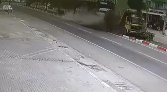 Kadirli'de Kum Yüklü Kamyon Devrildi, Şoför Yaralandı