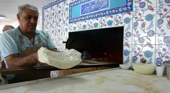 Malatya'da Fırıncılar Kavurucu Sıcaklarla Mücadele Ediyor