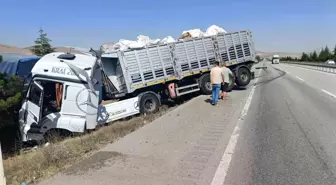 Eskişehir'de Tırın Kamyonete Çarpması Sonucu Trafik Kazası: 1 Yaralı