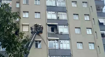 Ümraniye'de 10 Katlı Binada Yangın: 4 Kişi ve Bir Kedi Kurtarıldı