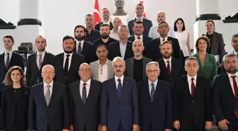 Ulaştırma ve Altyapı Bakanı Uraloğlu Gürcistan'da Türk İş İnsanlarıyla Bir Araya Geldi
