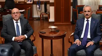 Ulaştırma Bakanı Uraloğlu Gürcistan'da Büyükelçi Orbay ile Görüştü
