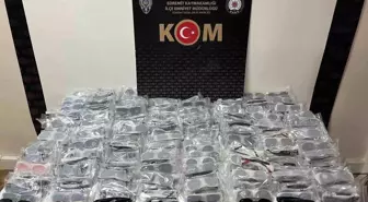 Balıkesir'de Kaçak Etil Alkol ve Gümrük Kaçağı Güneş Gözlüğü Ele Geçirildi