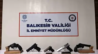 Bandırma'da Ruhsatsız Tabancalar ve Fişekler Ele Geçirildi