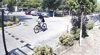 Kapaklı'da Bisiklet Hırsızlığı, Güvenlik Kamerasına Yansıdı