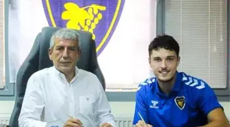 Bucaspor 1928, Akademisinden 5 Genç Oyuncuyla Profesyonel Sözleşme İmzaladı