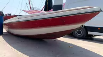Karataş'ta Bulunan Teknenin Sahibinin Aranması Devam Ediyor