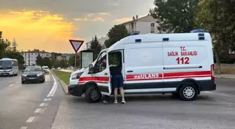 Edirne'de motosiklet ve otomobil çarpıştı: 3 yaralı