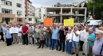 Eynesil'de çay üreticilerinden tepki: 'ÇAYKUR üreticiyi özel sektörün insafına bıraktı'