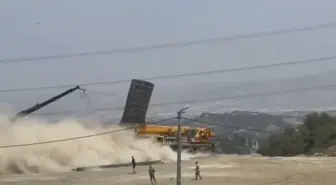 Freni Patlayan Vinç Uçurumdan Yuvarlandı, 2 Kişi Ağır Yaralandı