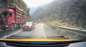Karabük-Yenice Karayolu'nda Hatalı Sollama Kazadan Kurtuldu