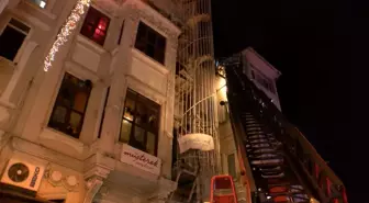 İstiklal Caddesi'nde Eğlence Mekanında Yangın