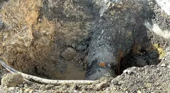 Kadıköy'de Boru Patladı: Su Metrelerce Yükseğe Fışkırdı