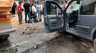 Bitlis'te Tır ile Kamyonetin Çarpışması: 2 Yaralı