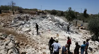 İsrail Güçleri Batı Şeria'da Filistinlilere Ait Evleri Yıktı