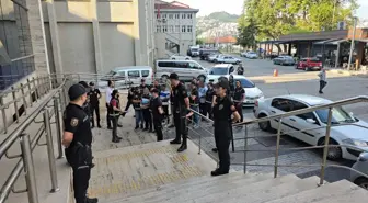 Zonguldak'ta Tefecilik Operasyonu: 3 Kardeş ve Babaları Gözaltında