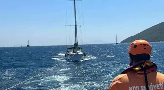 Bodrum'da Makine Arızası Yapan Tekne Kurtarıldı