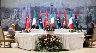 Cumhurbaşkanı Recep Tayyip Erdoğan, İtalya Başbakanı Meloni ve Libya Başbakanı Dibeybe'yi Dolmabahçe Çalışma Ofisi'nde kabul ediyor.