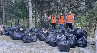 Tosya'da Ormanlık Alanda 200 Torba Çöp Toplandı