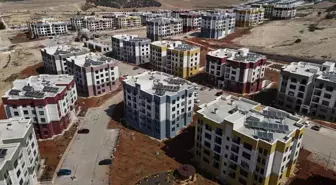 Adana'da Depremzedeler için TOKİ Konutlarının İnşası Devam Ediyor