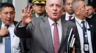Kolombiya'da eski Devlet Başkanı Alvaro Uribe, 12 yıl ev hapsine mahkum edildi