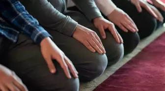 Namazda zammı sure sıralaması önemli mi?