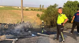 Aksaray'da Tır Devrildi, Sürücü Son Anda Kurtarıldı