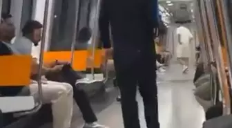 Tavşan Kostümlü Genç Metroda Silah Salladı