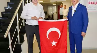 Ümraniye Belediyesi, 'Terörsüz Türkiye' Kampanyası Kapsamında 40 Bin Türk Bayrağı Dağıtacak