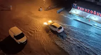 Ankara'da Sağanak Yağış Sele Neden Oldu