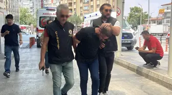 Balkondan av tüfeğiyle ateş açtı, belediye işçisini engelli bıraktı