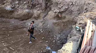 Elazığ'da İnşaat Temel Çukuruna Düşen Çocuk Kurtarıldı