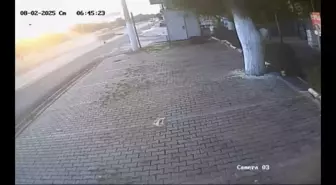 Kamyonet ile Motosikletin Çarpışması ve Kazanın Görüntüleri Ortaya Çıktı