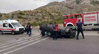 Sivas'ta Lastiği Kopan Otomobil Takla Attı: Sürücü Yaralandı