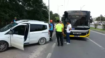 Malatya'da Otobüs ile Hafif Ticari Araç Çarpıştı