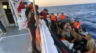 Marmaris açıklarında 22 düzensiz göçmen kurtarıldı
