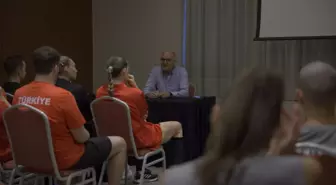 A Milli Kadın Voleybol Takımı Antalya'da Dünya Şampiyonası Hazırlıklarına Başladı
