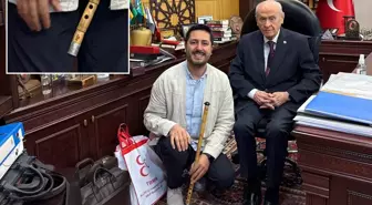 Şehit teğmenin 'ney'i Devlet Bahçeli'ye emanet edildi